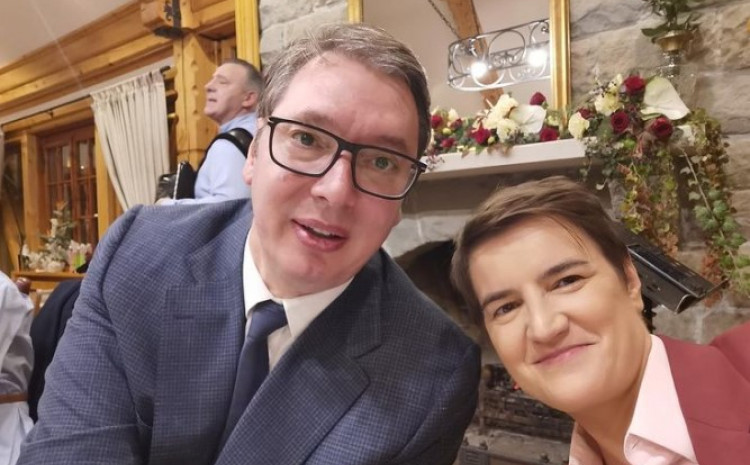 NAJJAČI NA SVIJETU Brnabić objavila selfi sa Vučićem (FOTO)