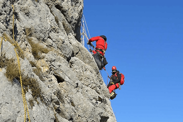 STRADAO PORUČNIK OS BiH Pronađeno tijelo planinara stradalog na Prenju