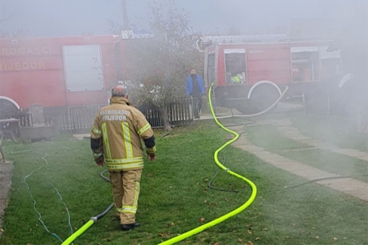 Jedna osoba teško povrijeđena u požaru u Prijedoru