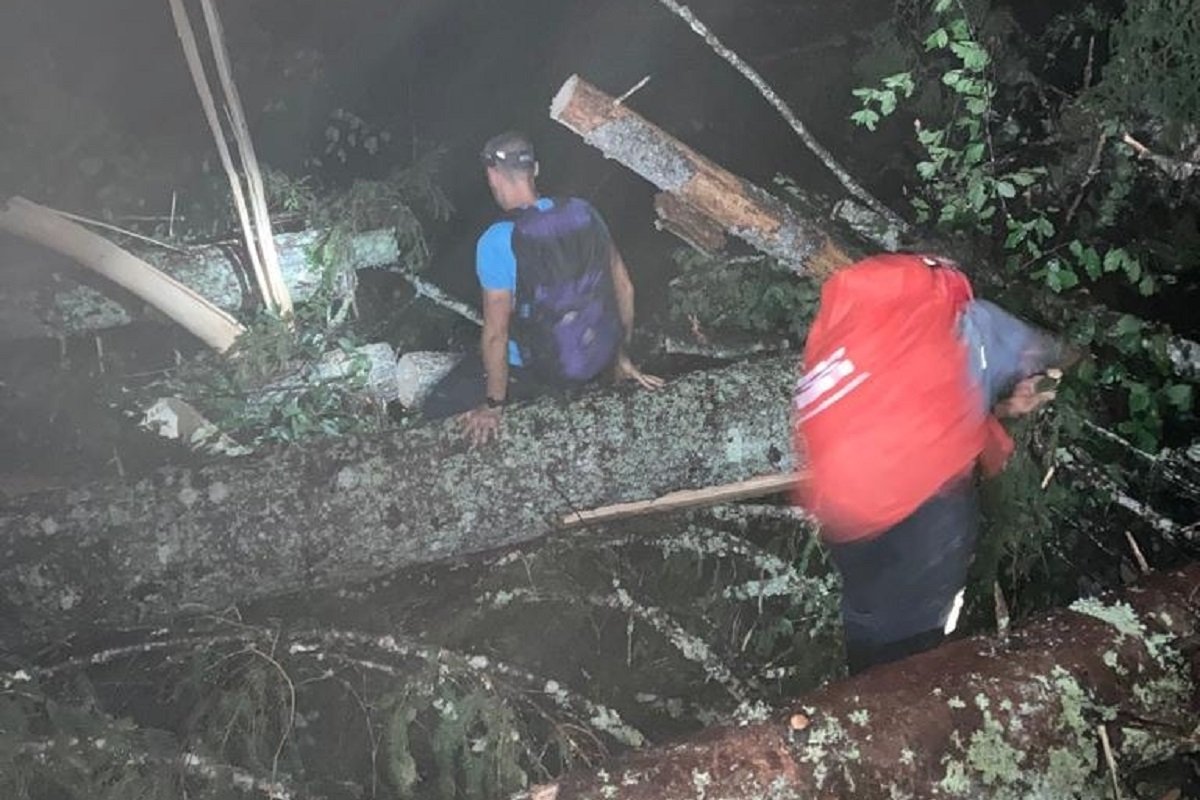 Slovenija: Oko 90 ljudi zarobljeno zbog oluje