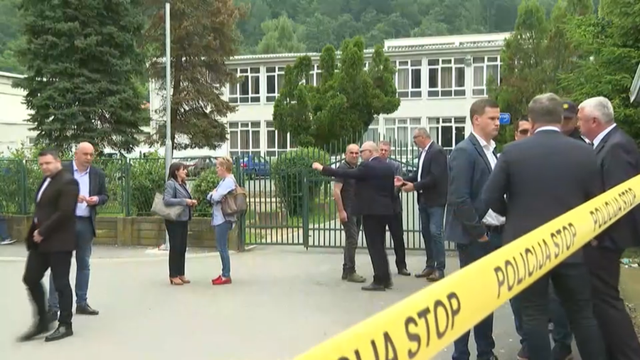 Potvrđena optužnica protiv oca maloljetnika koji je pucao na nastavnika u Lukavcu