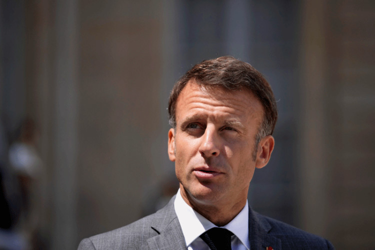 Makron: Zapad da preuzme veću odgovornost za Ukrajinu, nije vrijeme za kukavičluk