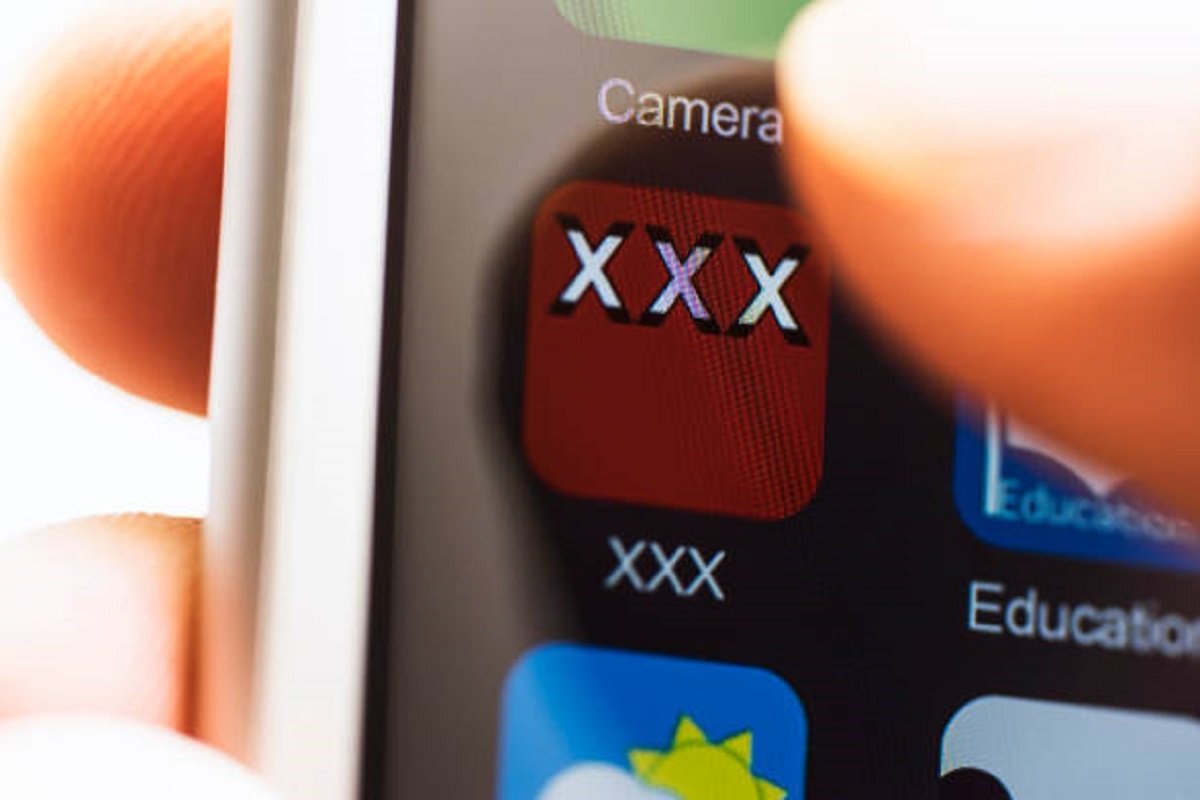 Šokantan novi zakon: Porno sajtovi postaju ilegalni?