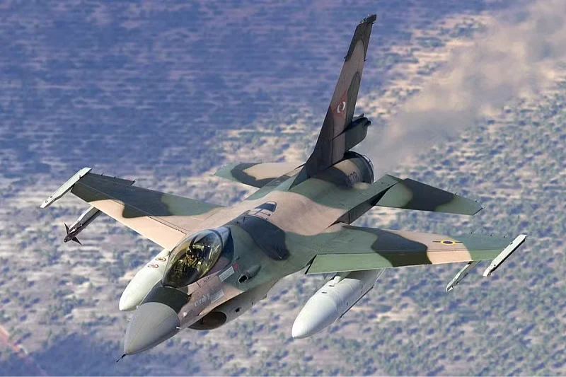 Drama na otvorenom moru: Venecuelanski F-16 nadletio američki ratni brod, Washington oštro zaprijetio