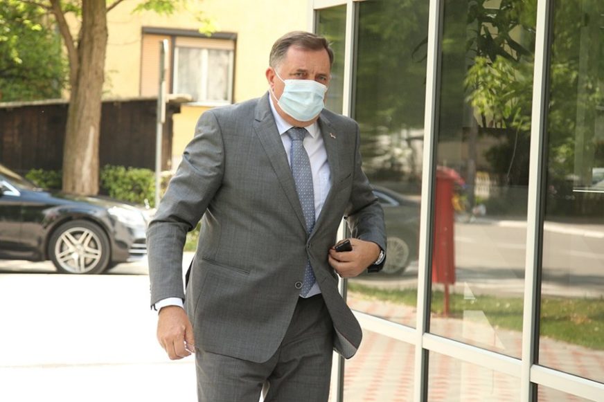 Dodik oštro poručuje: Sarajevo nije multietnički grad zahvaljujući armiji koja je Komšiću dala 