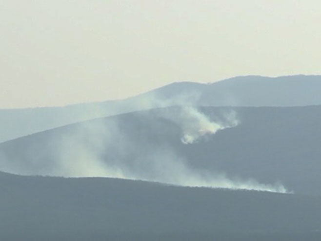 HELIKOPTER GASI VATRU! Više požara u Hercegovini
