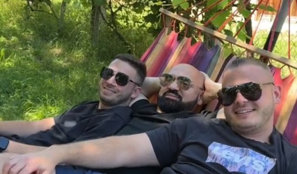 Arnel Isak podijelio novu najavu za pjesmu o ocu Rami (VIDEO)