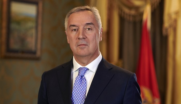 SVE DO PENZIJE Đukanović će biti počasni predsjednik Crne Gore, primaće platu, a imaće kancelariju i obezbjeđenje