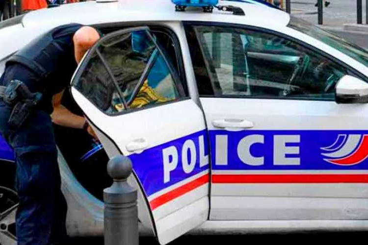 Drama u Francuskoj: U školi ubijen nastavnik, dvoje teško ranjenih!