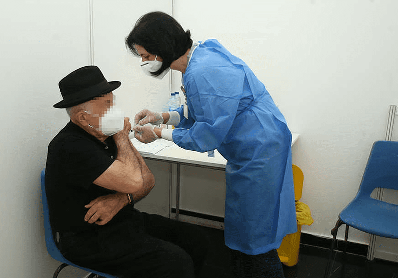 Očekivali više prijavljenih: Doktorima nejasno zašto hronični bolesnici OKLIJEVAJU S VAKCINACIJOM