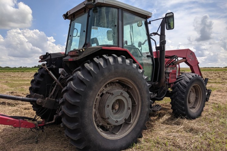 Dvogodišnje dijete ispalo iz traktora kod Srpca, životno ugroženo
