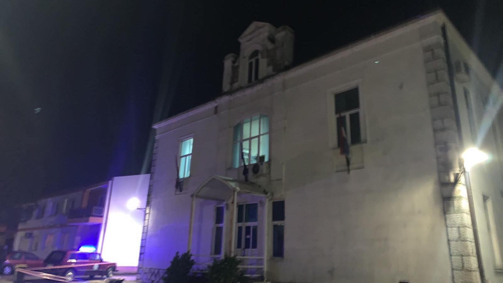 Velika materijalna šteta u EPICENTRU, oštećeni objekti i automobili , troje povrijeđeno u Stocu/VIDEO/