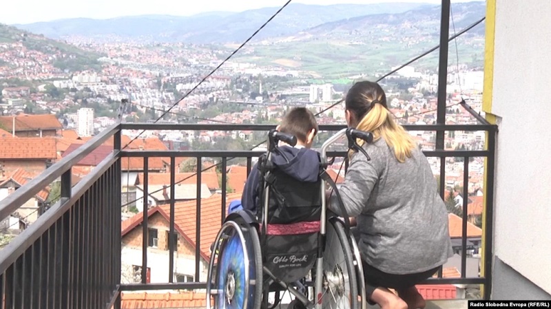 'Svom djetetu sam i majka i ljekar': Roditeljima u Federaciji BiH priznata radna prava