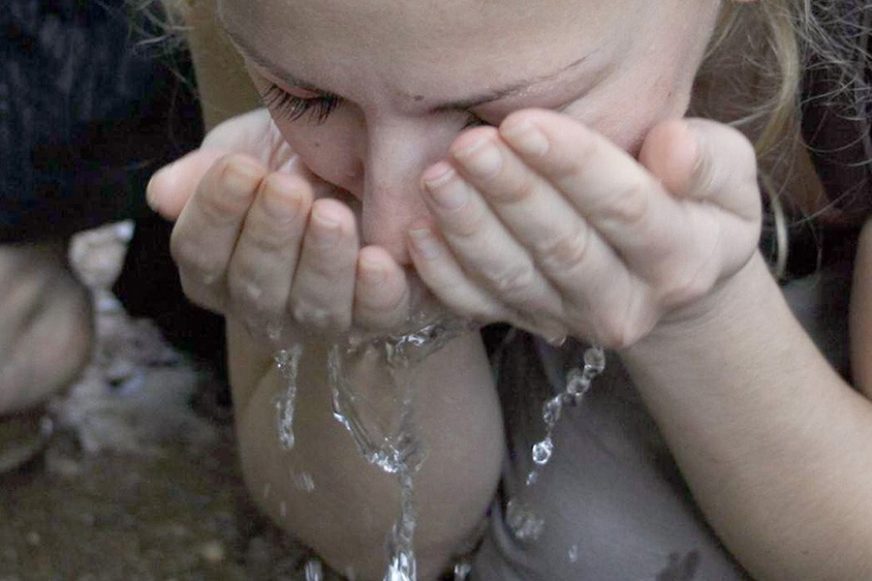 Mnogi prave greške: Nekoliko najgorih stvari koje nesvjesno radimo dok se umivamo