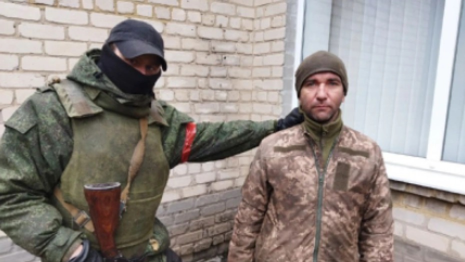 U ZONI MARIUPOLJA RUSI ZAROBLJENIKE SKIDAJU GOLE Evo i zašto je takva procedura!?