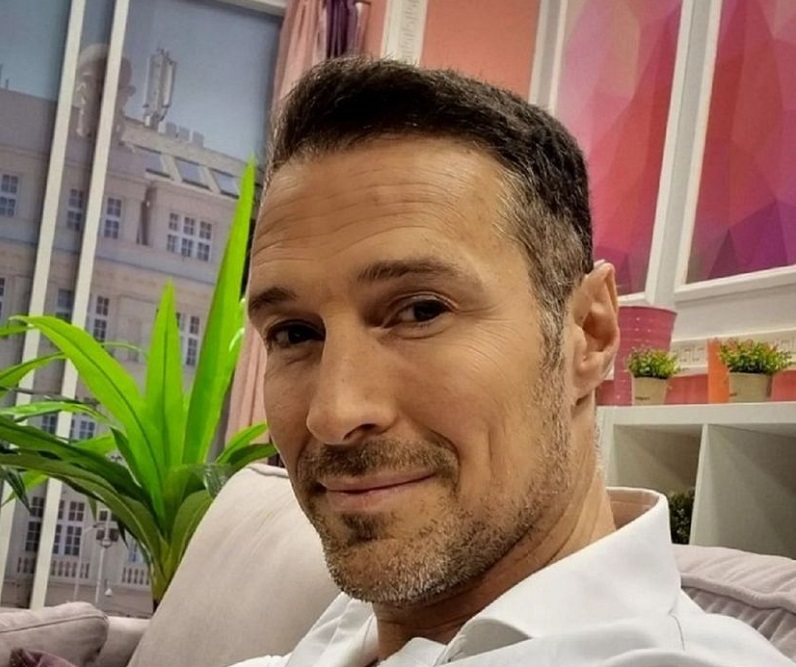 Oglasio se menadžer Nenada Jovanovića nakon tvrdnji da je pjevač napadnut mačetom na nastupu