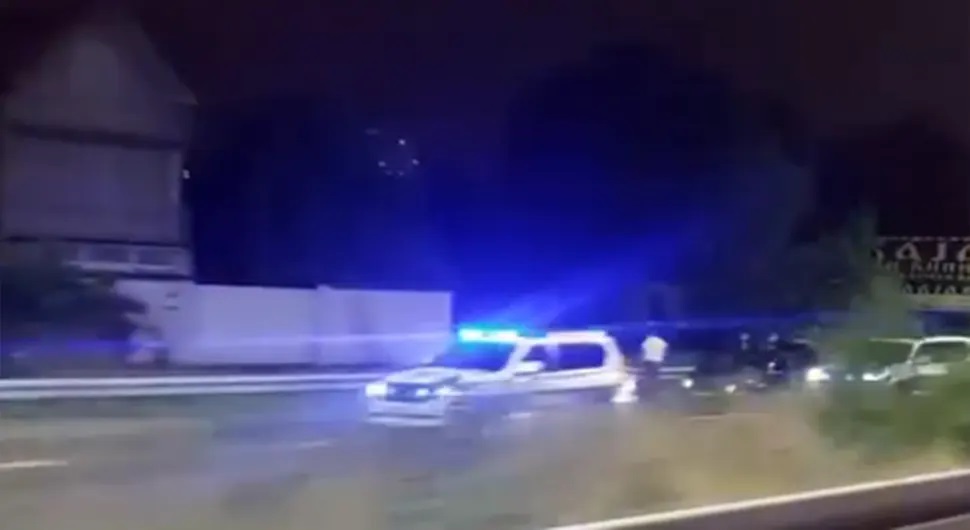 Pijana mušterija ukrala taksi u Beogradu, snimljena potjera (VIDEO)