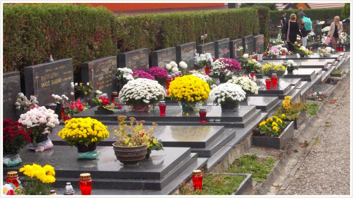 Kopali stare grobove pa pokojnicima skidali nakit i zube