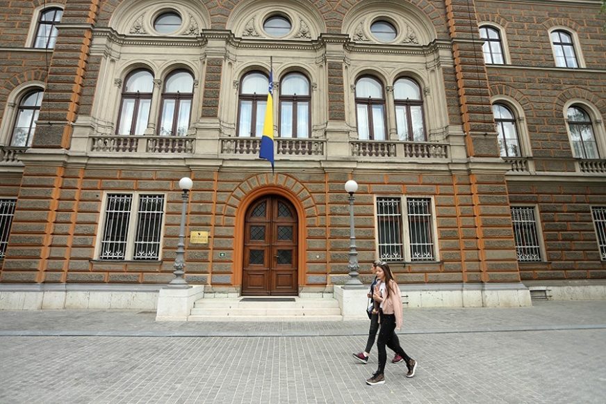 Stilske stolice i nove limuzine: Šta sve čeka članove Predsjedništva BiH u novom mandatu