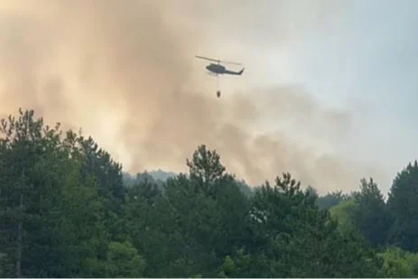 Helikopter OS BiH jutros gasi požar kod Prozor-Rame, svi se nadaju dolasku air tractora i kanadera