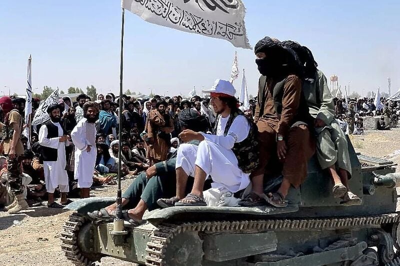 Talibani na stadionu bičevali više od 60 ljudi, osuđeni su za krađe, preljubu...