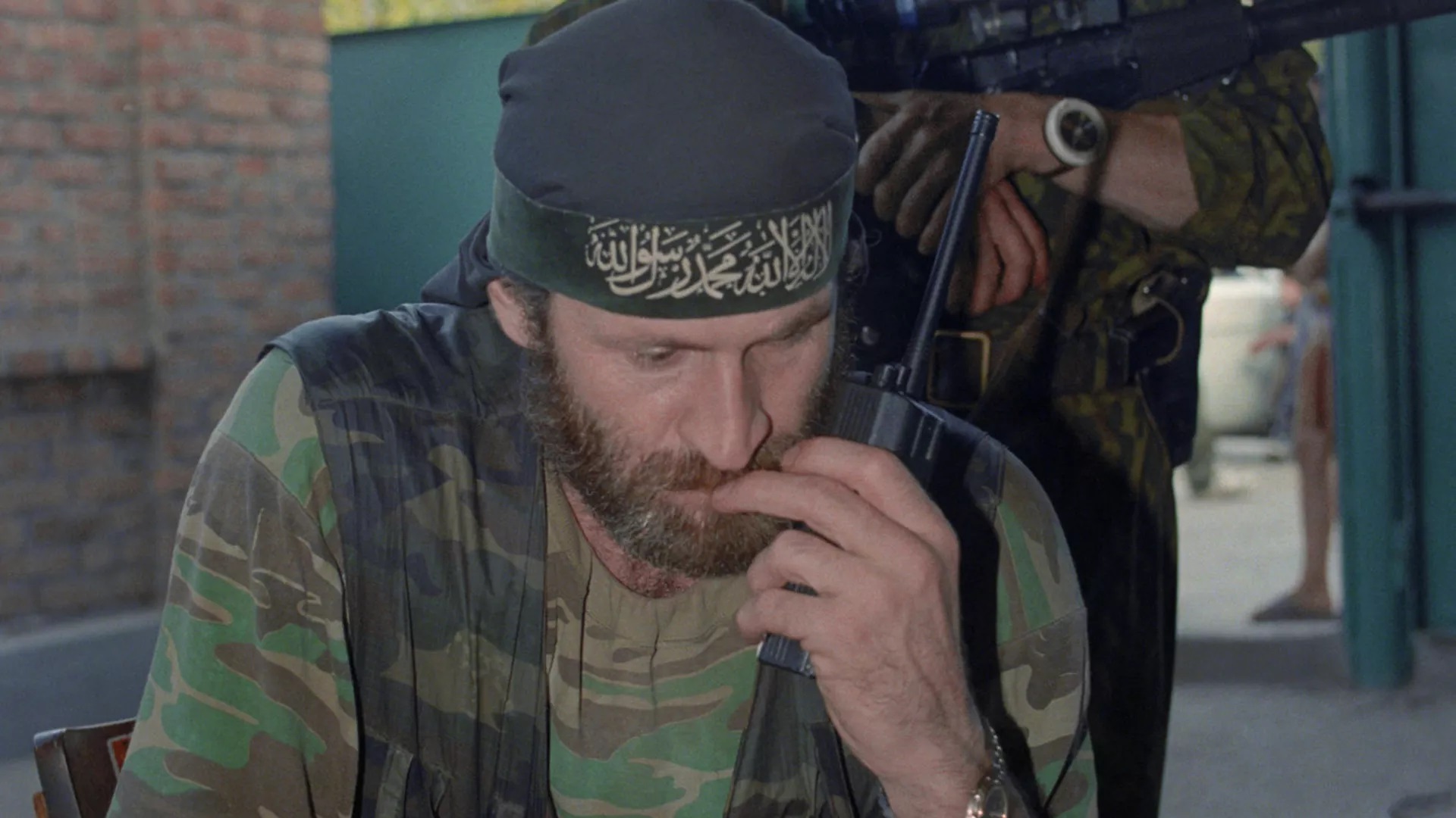 BRITANCI UPLELI PRSTE!? Ko su Čečeni koji vršljaju na Kosovu 