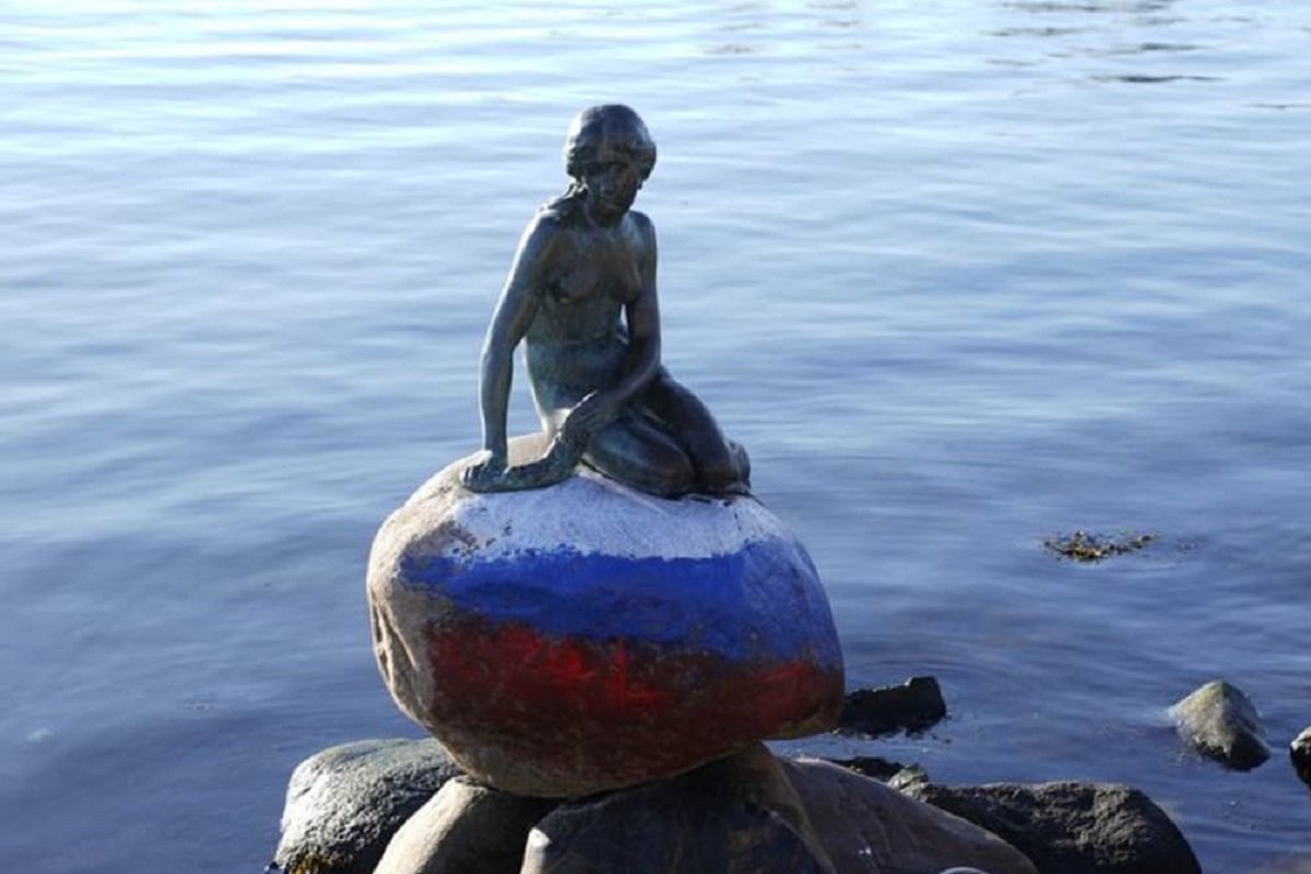 Ruska zastava osvanula na Maloj sireni