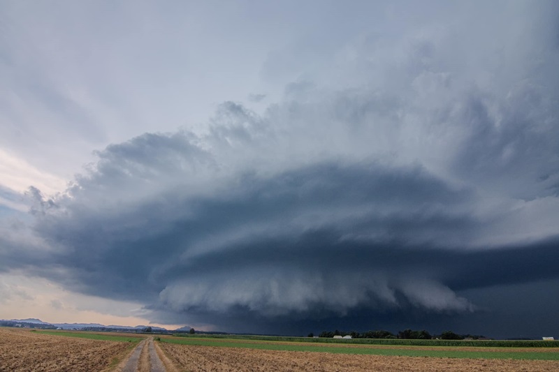 Nevrijeme pogodilo Hrvatsku i Sloveniju: Očekuje se i na sjeveru BiH (VIDEO)