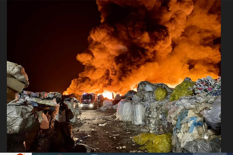 Vatrogasci se još bore sa vatrenom stihijom u Osijeku, škole otkazale nastavu (FOTO, VIDEO)