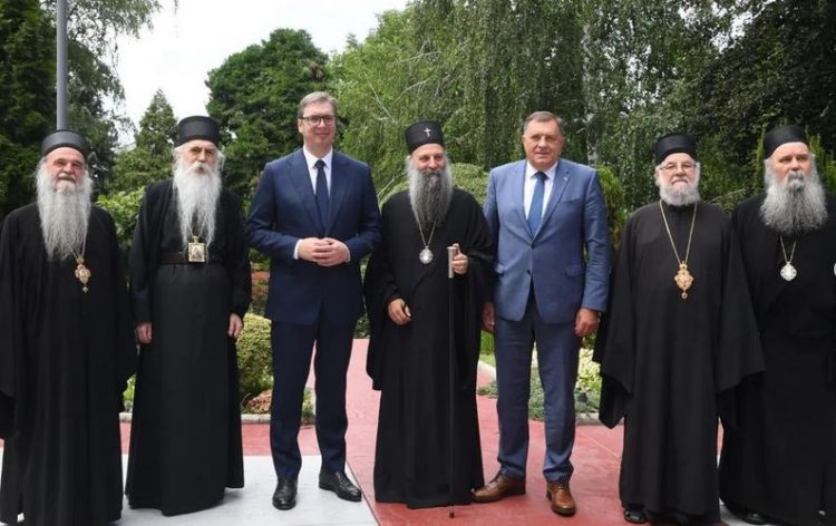 Vučić sa patrijarhom Porfirijem i Dodikom