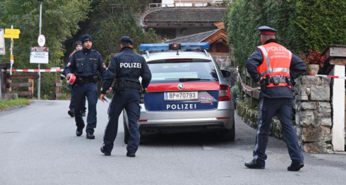 Pijani Hrvat napravio haos u Beču: Zabio se u kolonu vozila pa mlatio policiju