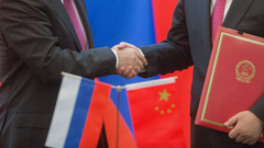 Kineski ambasador: Kina će stajati „rame uz rame“ sa Rusijom