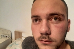 Grupa Albanaca pretukla mladića dok se vraćao sa Božićne liturgije