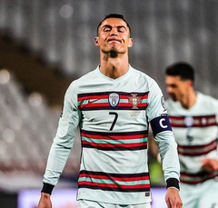 OTKRIO DA IMA SPECIJALNU SVESKU Ronaldo se usred krize uključio u raspravu na Instagramu
