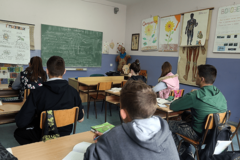 UMJESTO EKSKURZIJE VAUČER Škole u Srbiji će biti otvorene samo zbog polaganja mature i popravnih ispita