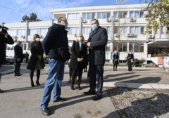 "IZ BUDŽETA VLADE 150.000 KM ZA OPREMU" Dodik obišao ambulante u Banjaluci