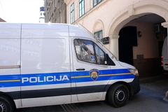 Uhapšena još tri policijska službenika, među njima šef krim-policije