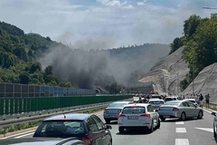 Požar u tunelu Ivan na autoputu kod Tarčina, obustavljen saobraćaj, ogromne gužve