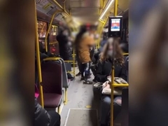 TUČA u gradskom prevozu, a razlog je BIZARAN (VIDEO)