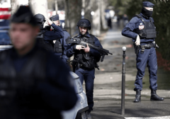 JOŠ JEDAN TERORISTIČKI NAPAD U FRANCUSKOJ Nasrnuo na policiju i vikao "ALAHU AKBAR"