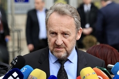 Izetbegović odbio razgovarati nasamo s Čovićem o izborima u BiH