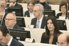 POSLANIČKO PITANJE VULIĆEVE “Ko je dao Šaroviću posebne privilegije i po kom osnovu!?”