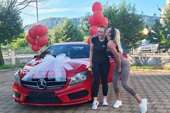 Veliko srce šefice iz BiH, radnici poklonila novi Mercedes: ‘Ona je bila uz mene kad nisam imala ništa‘