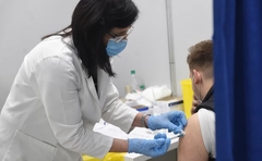 POD ISTRAGOM LJEKARKA U NJEMAČKOJ Vjeruje se da je davala vakcine sa sumnjivom tečnošću, ugroženo 430 pacijenata