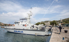 Turistički brod "Morska vila" udario u obalu i potonuo,kapetan uhapšen