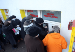 DRAMA U JAVNOJ KUHINJI Dijele posljednje zalogaje hrane i vjeruju u humanost