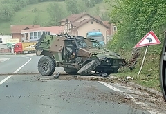  Uništeno vozilo EUFOR-a, ima povrijeđenih! /VIDEO/