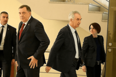 "Postoje priče da će Dodik napustiti Predsjedništvo" Šarović tvrdi da će SDS predvoditi opoziciju na putu pobjede