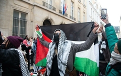 Propalestinski demonstranti okupirali zgradu elitnog francuskog univerziteta, uklonila ih policija