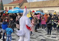 U BIJELJINI VEĆ VESELO Najmlađi Bijeljinci oživjeli gradski trg živopisnom igrom i smijehom